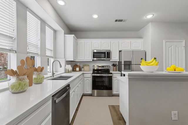 436 Baverton Lane, Fort Worth, TX 76052