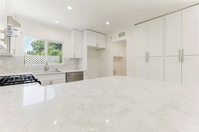16509 Shamhart, Granada Hills, CA 91344