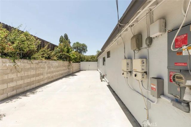16509 Shamhart, Granada Hills, CA 91344