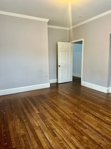 441 High St 2, Lowell, MA 01852
