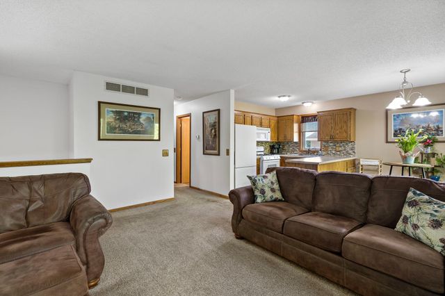 13634 Alabama Avenue S, Savage, MN 55378