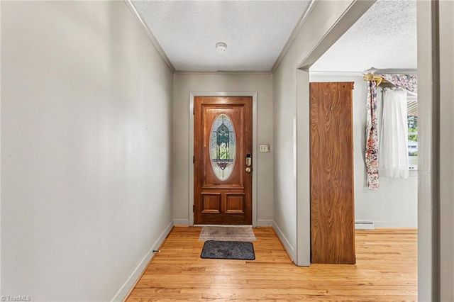 119 Lakeview Circle, Thomasville, NC 27360