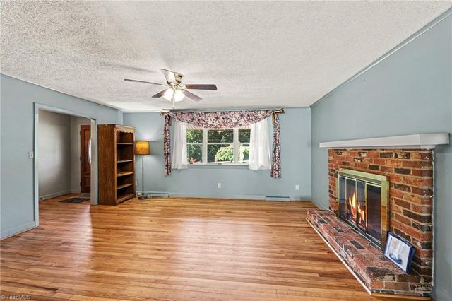 119 Lakeview Circle, Thomasville, NC 27360