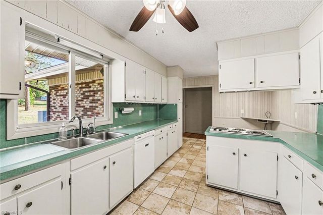 119 Lakeview Circle, Thomasville, NC 27360