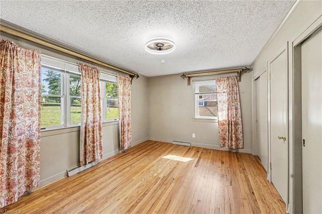 119 Lakeview Circle, Thomasville, NC 27360