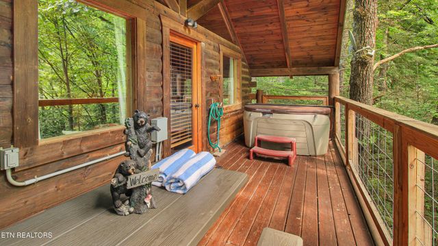 1732 Silver Poplar Lane, Sevierville, TN 37876