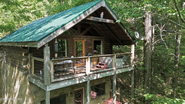 1732 Silver Poplar Lane, Sevierville, TN 37876