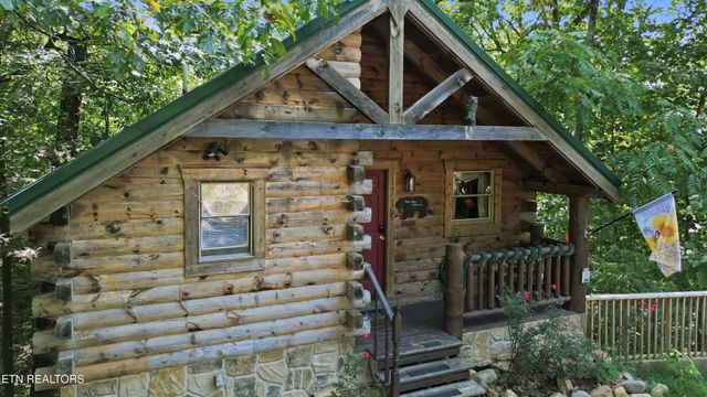 1732 Silver Poplar Lane, Sevierville, TN 37876