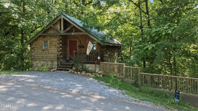 1732 Silver Poplar Lane, Sevierville, TN 37876