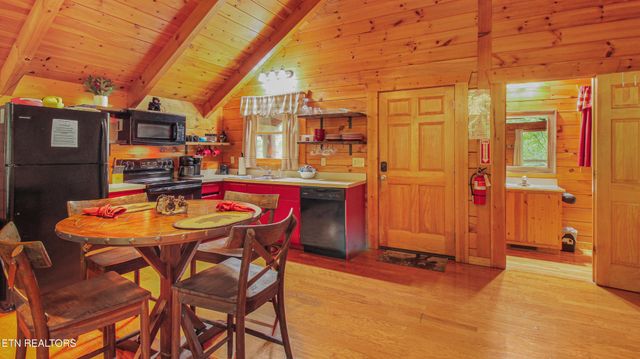 1732 Silver Poplar Lane, Sevierville, TN 37876