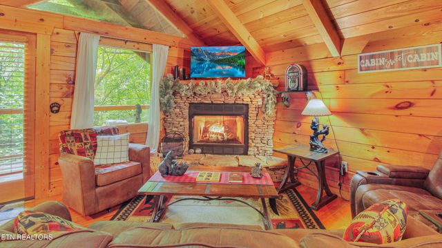 1732 Silver Poplar Lane, Sevierville, TN 37876