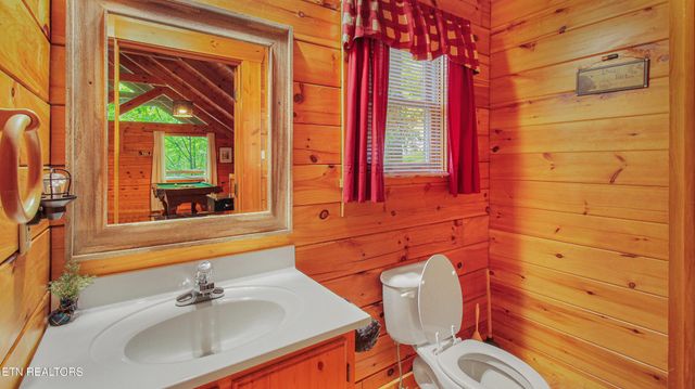 1732 Silver Poplar Lane, Sevierville, TN 37876