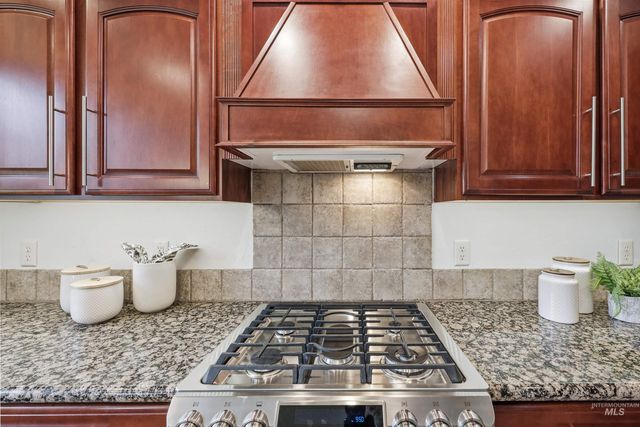 1207 W Colchester Drive, Eagle, ID 83616