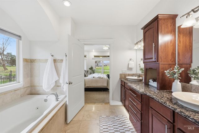 1207 W Colchester Drive, Eagle, ID 83616