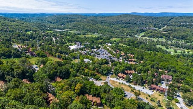 2 Davos Dr, Vernon Twp., NJ 07462