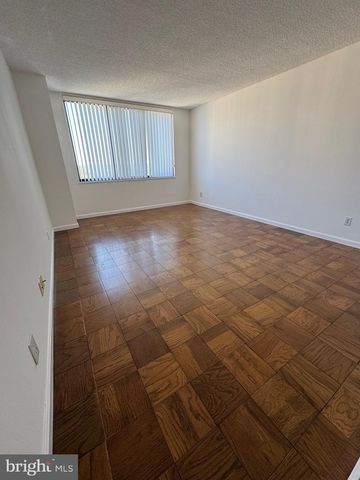 5225 POOKS HILL RD #1701S, Bethesda, MD 20814