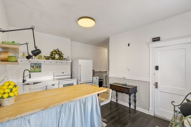 16 Leavitt Street 3, Salem, MA 01970