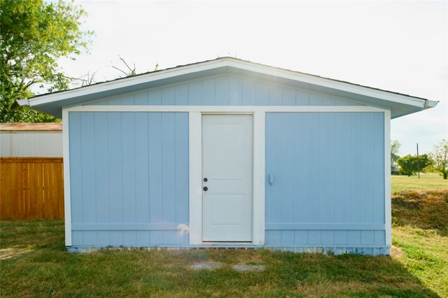 4401 Elementary Drive, Southmayd, TX 76268