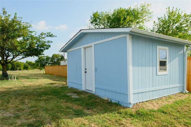 4401 Elementary Drive, Southmayd, TX 76268