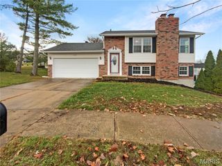 5655 Chalet Hill Drive, St Louis, MO 63129