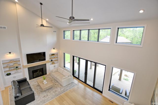 6700 Vann Road, Newburgh, IN 47630