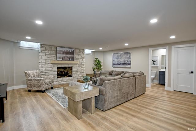 6700 Vann Road, Newburgh, IN 47630