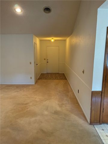 3201 Westmoreland Avenue, Springdale, AR 72762