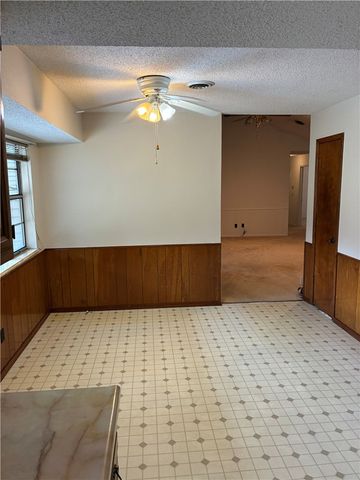 3201 Westmoreland Avenue, Springdale, AR 72762