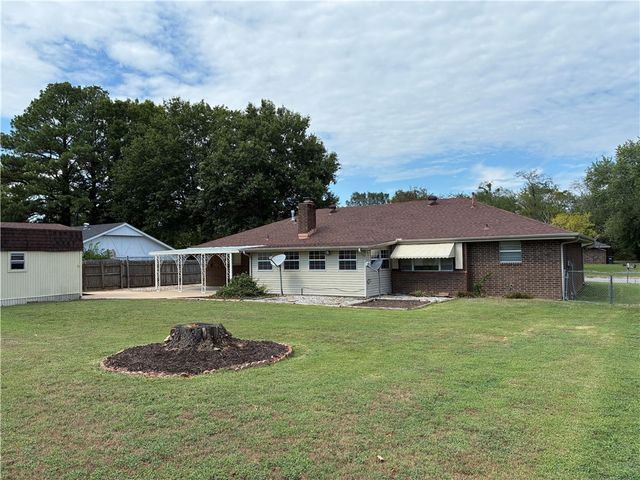 3201 Westmoreland Avenue, Springdale, AR 72762