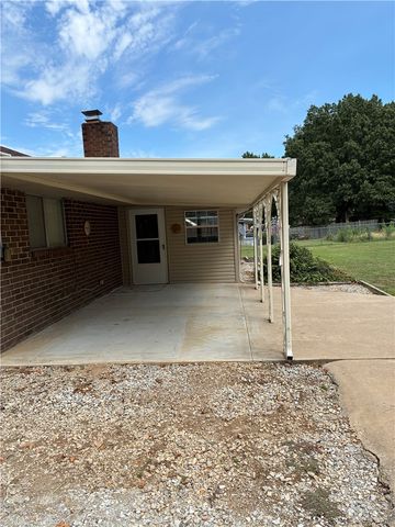 3201 Westmoreland Avenue, Springdale, AR 72762