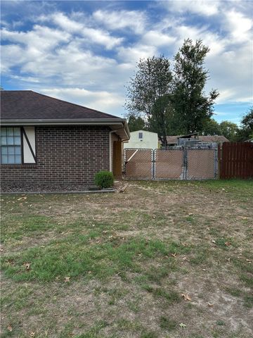 3201 Westmoreland Avenue, Springdale, AR 72762