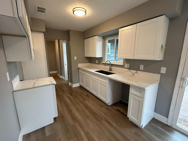 6101 Coyle Ave, Carmichael, CA 95608