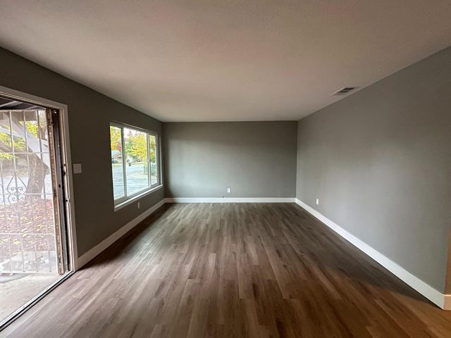 6101 Coyle Ave, Carmichael, CA 95608