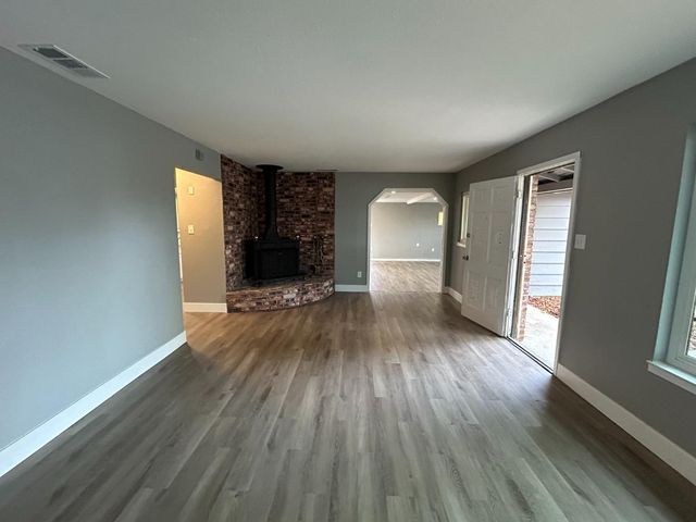 6101 Coyle Ave, Carmichael, CA 95608