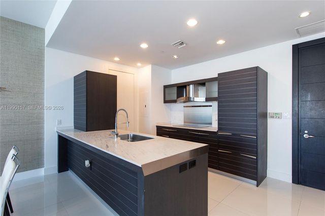 200 BISCAYNE BLVD WY 4512, Miami, FL 33131