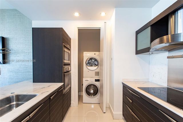 200 BISCAYNE BLVD WY 4512, Miami, FL 33131