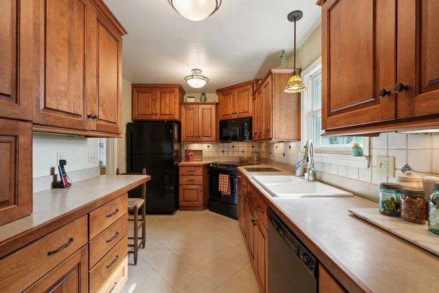 1601 E Menlo BOULEVARD, Shorewood, WI 53211