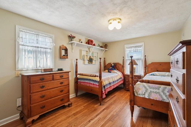 1601 E Menlo BOULEVARD, Shorewood, WI 53211