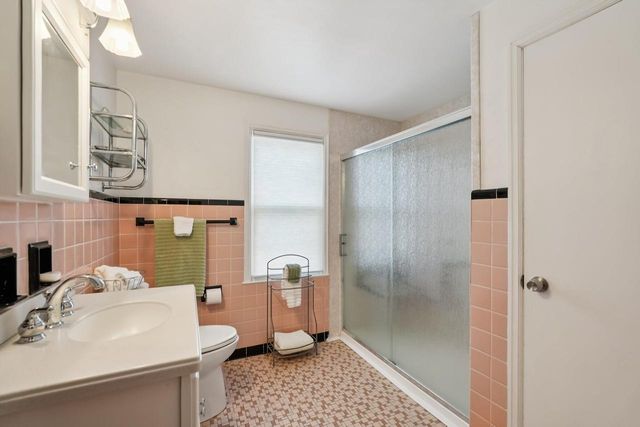 1601 E Menlo BOULEVARD, Shorewood, WI 53211