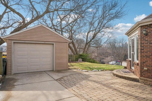 1601 E Menlo BOULEVARD, Shorewood, WI 53211