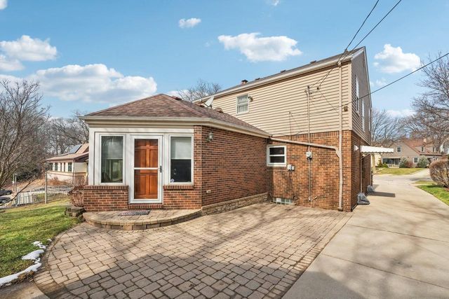 1601 E Menlo BOULEVARD, Shorewood, WI 53211