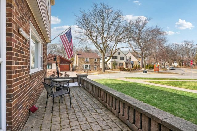 1601 E Menlo BOULEVARD, Shorewood, WI 53211