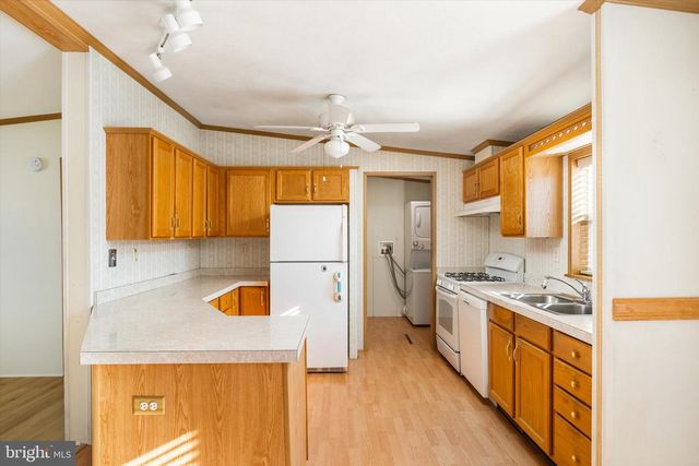 405 MAPLEHURST CT, Manchester Township, NJ 08759