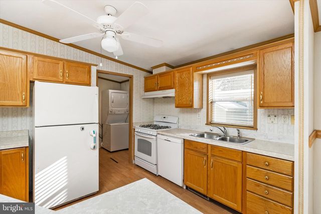 405 MAPLEHURST CT, Manchester Township, NJ 08759