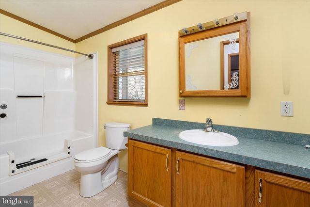 405 MAPLEHURST CT, Manchester Township, NJ 08759