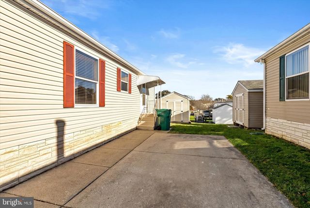 405 MAPLEHURST CT, Manchester Township, NJ 08759