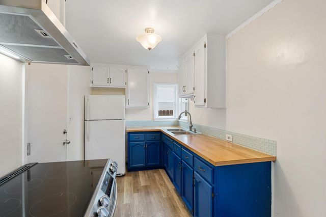 1904 Iris Ave, Sacramento, CA 95815