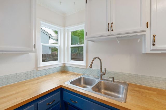 1904 Iris Ave, Sacramento, CA 95815