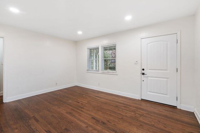 1904 Iris Ave, Sacramento, CA 95815