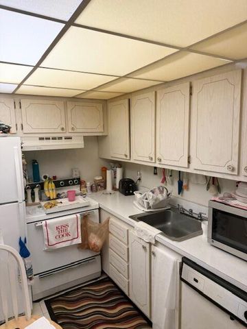 3100 Springdale Boulevard 212, Palm Springs, FL 33461